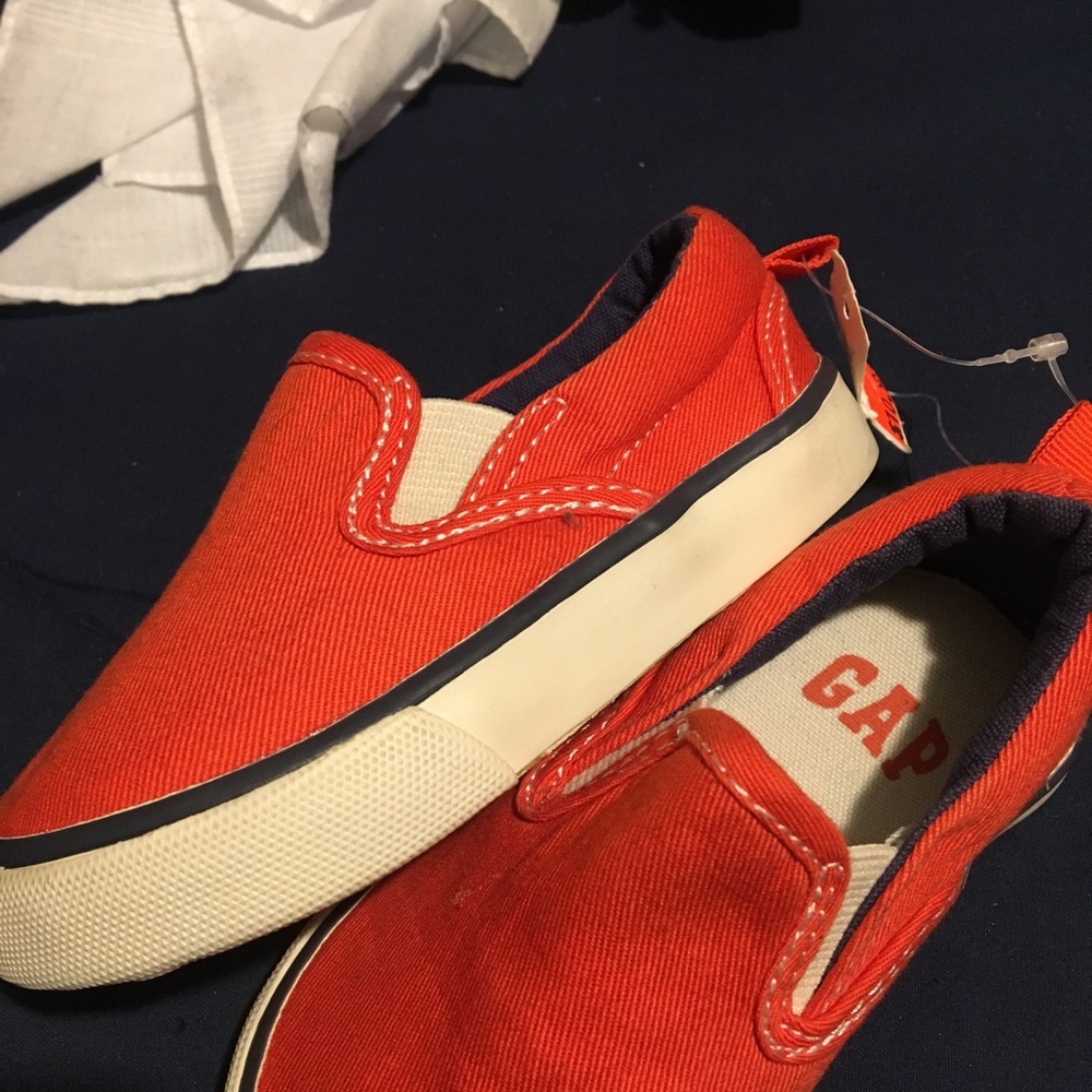 NEW Gap Slip on Tennis Shoes - Picture 6 of 7